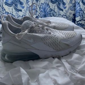 A Nike Womens air max athletic and cute shoes!!